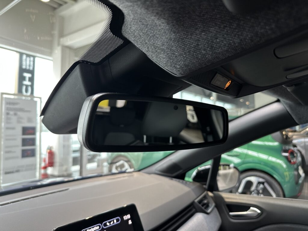 Renault Clio Exposé-Bild 50