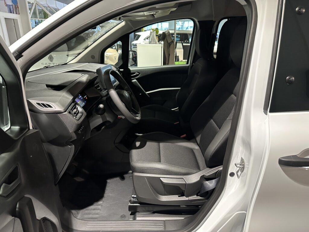 Renault Kangoo Exposé-Bild 32