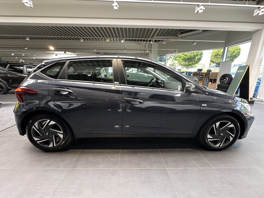 HYUNDAI i20 Exposé-Bild 7