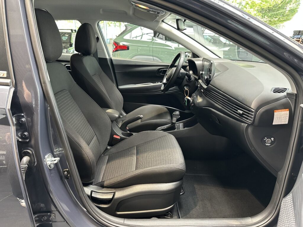 HYUNDAI i20 Exposé-Bild 8