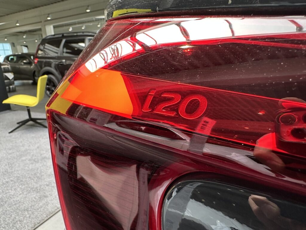 HYUNDAI i20 Exposé-Bild 16