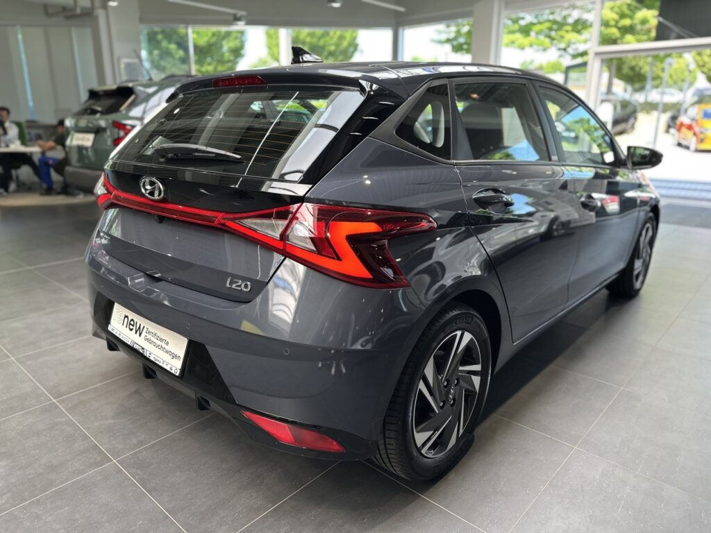HYUNDAI i20 Exposé-Bild 17