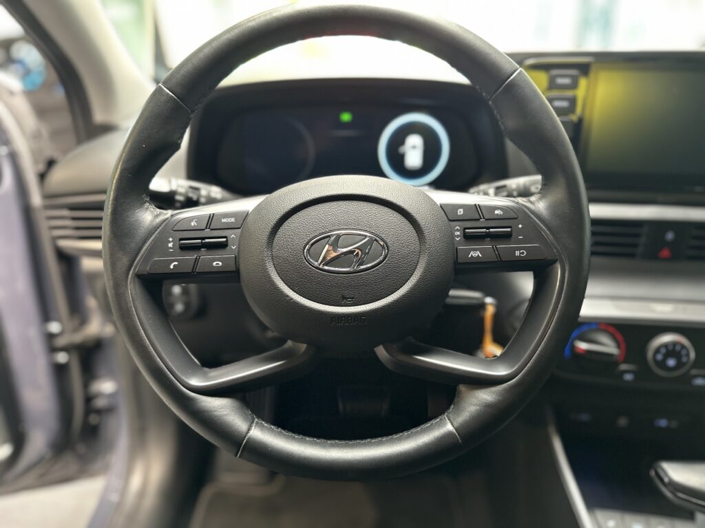 HYUNDAI i20 Exposé-Bild 32