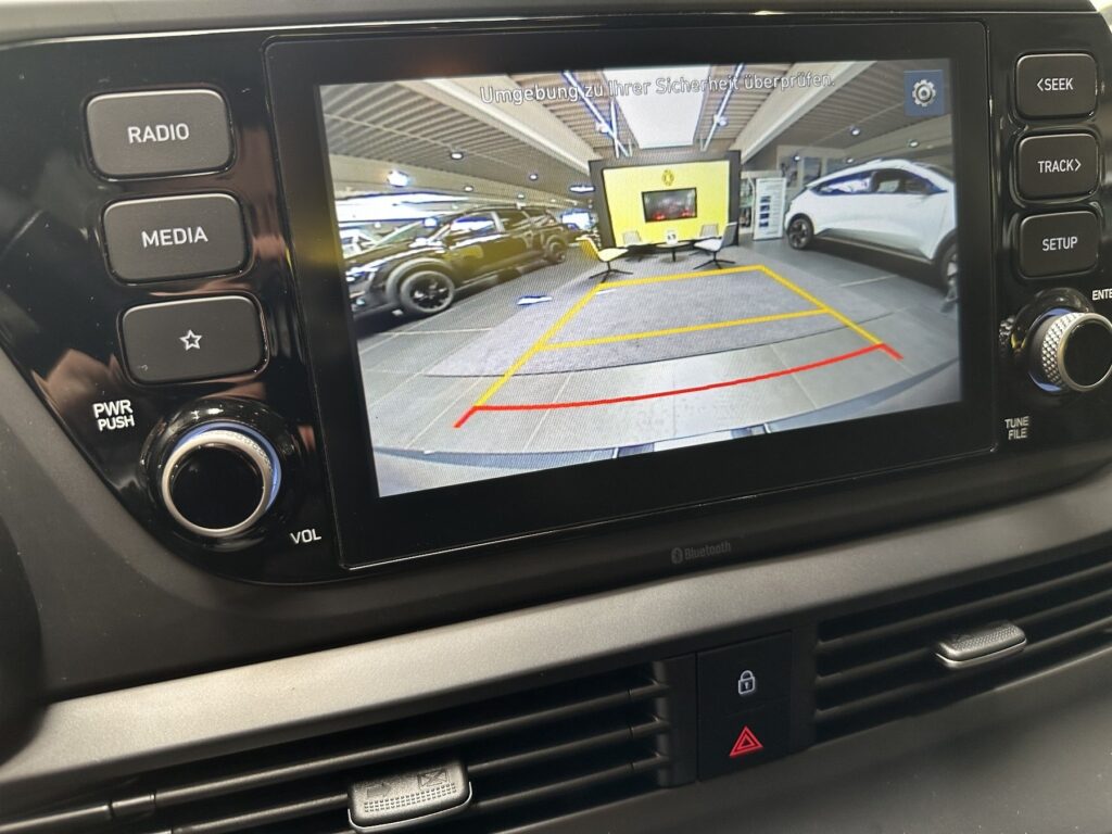 HYUNDAI i20 Exposé-Bild 39