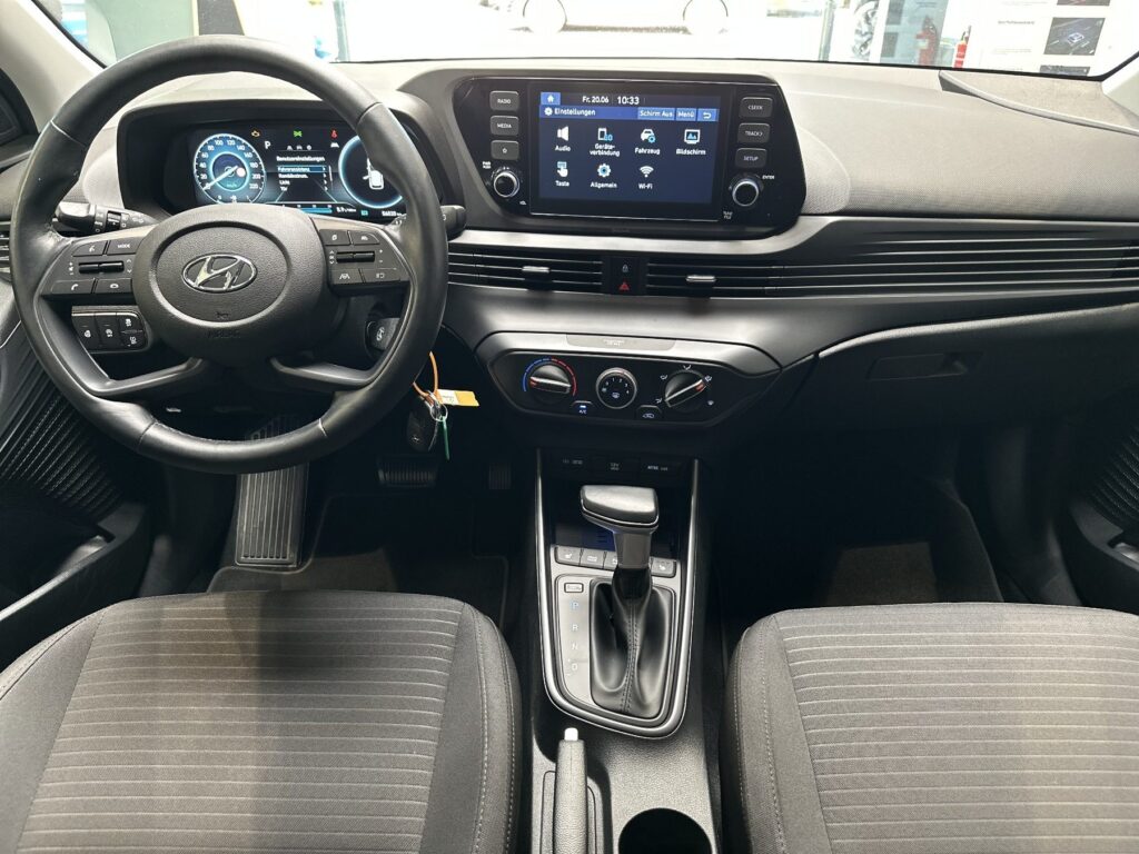HYUNDAI i20 Exposé-Bild 48