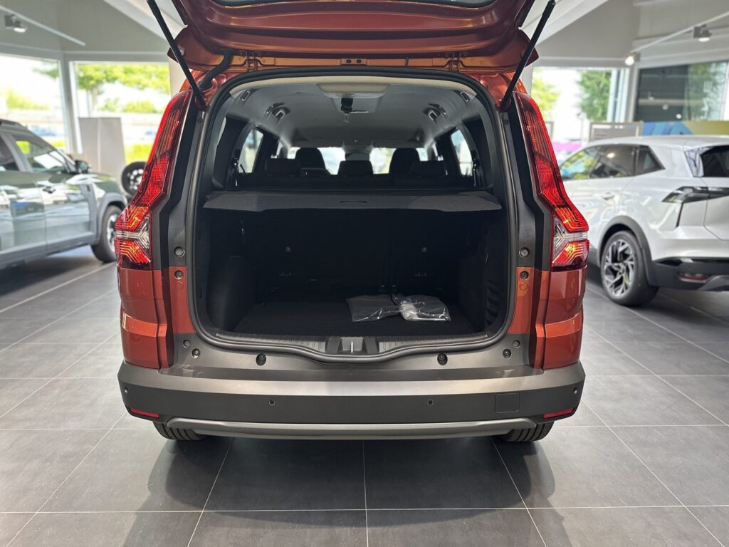 Dacia Jogger Exposé-Bild 24
