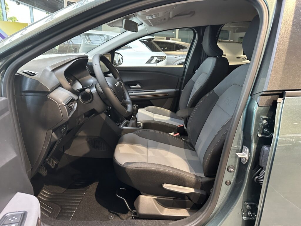 Dacia Jogger Exposé-Bild 30
