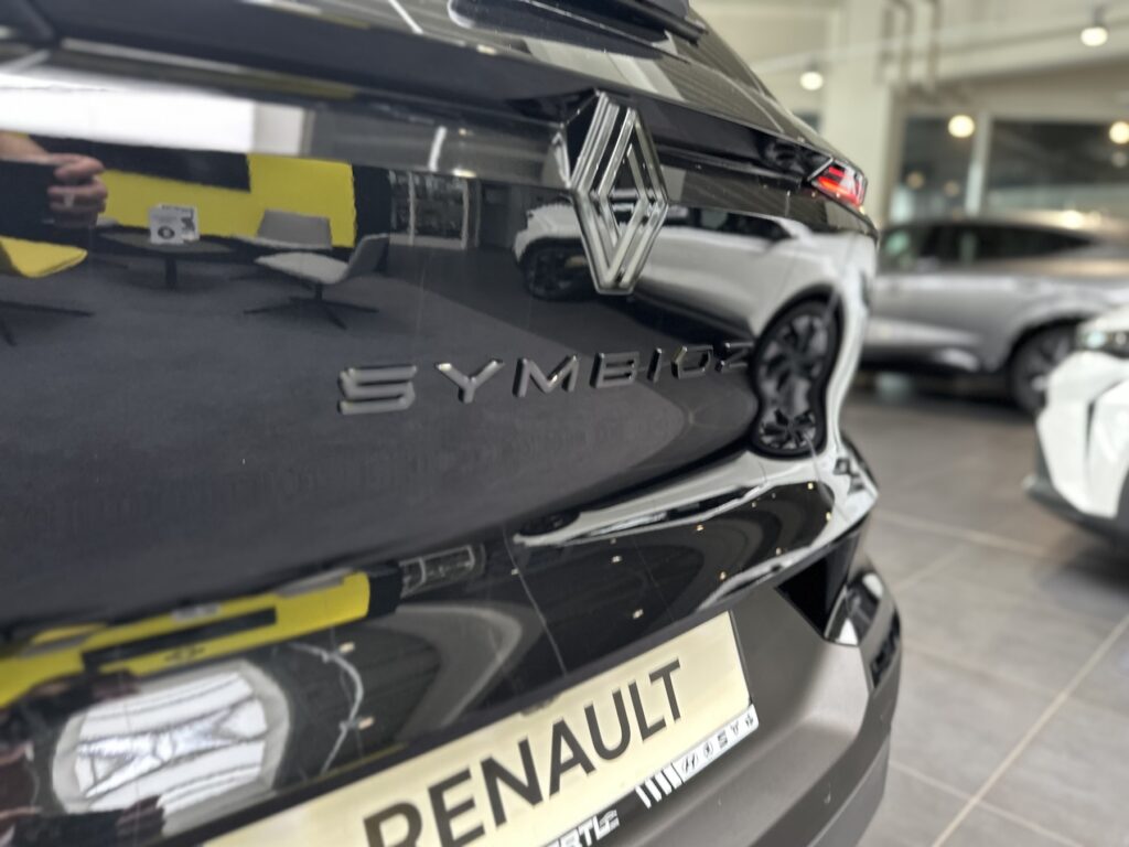 Renault Symbioz Exposé-Bild 23