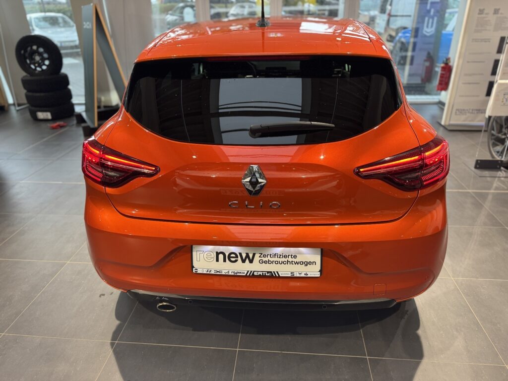 Renault Clio Exposé-Bild 7