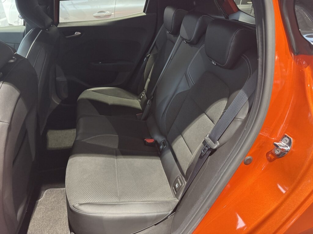 Renault Clio Exposé-Bild 41