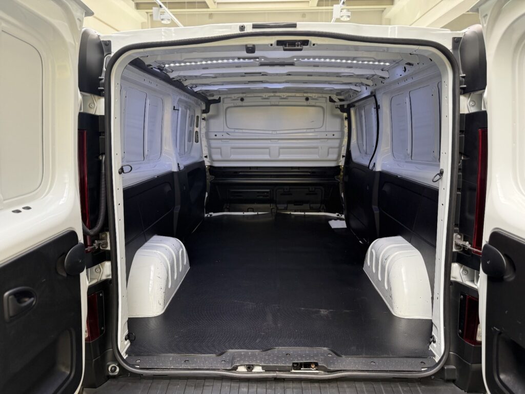 Renault Trafic Exposé-Bild 11