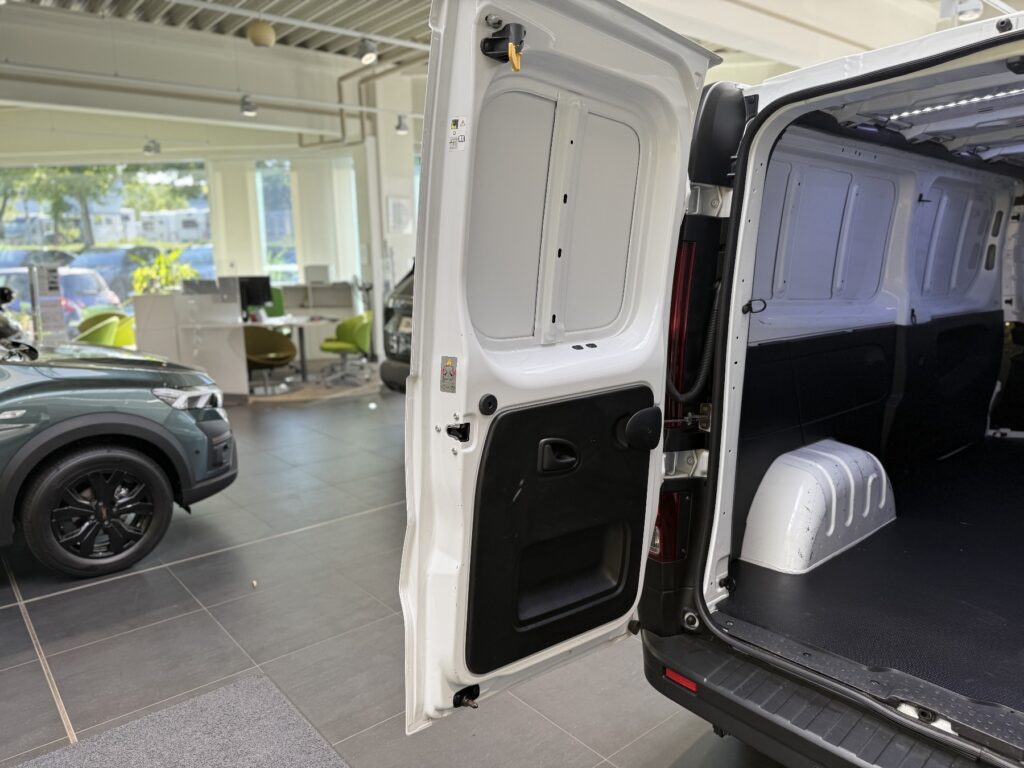 Renault Trafic Exposé-Bild 12