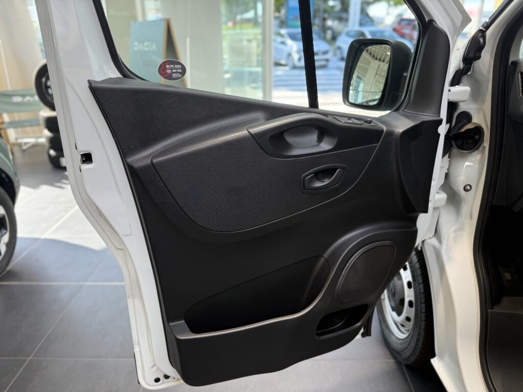 Renault Trafic Exposé-Bild 17