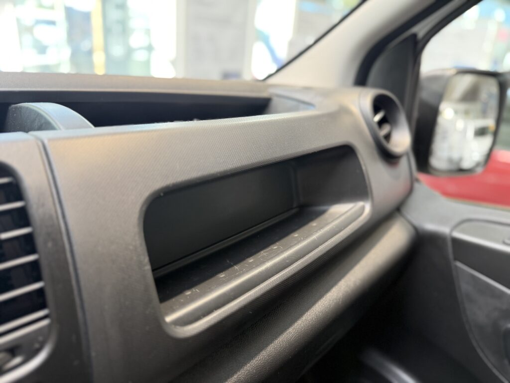 Renault Trafic Exposé-Bild 40