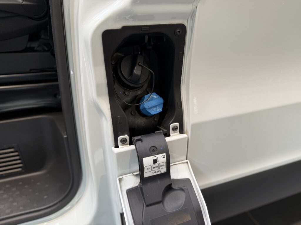 Renault Trafic Exposé-Bild 48