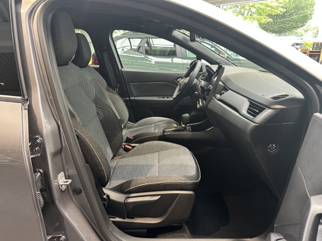 Renault Captur Exposé-Bild 11