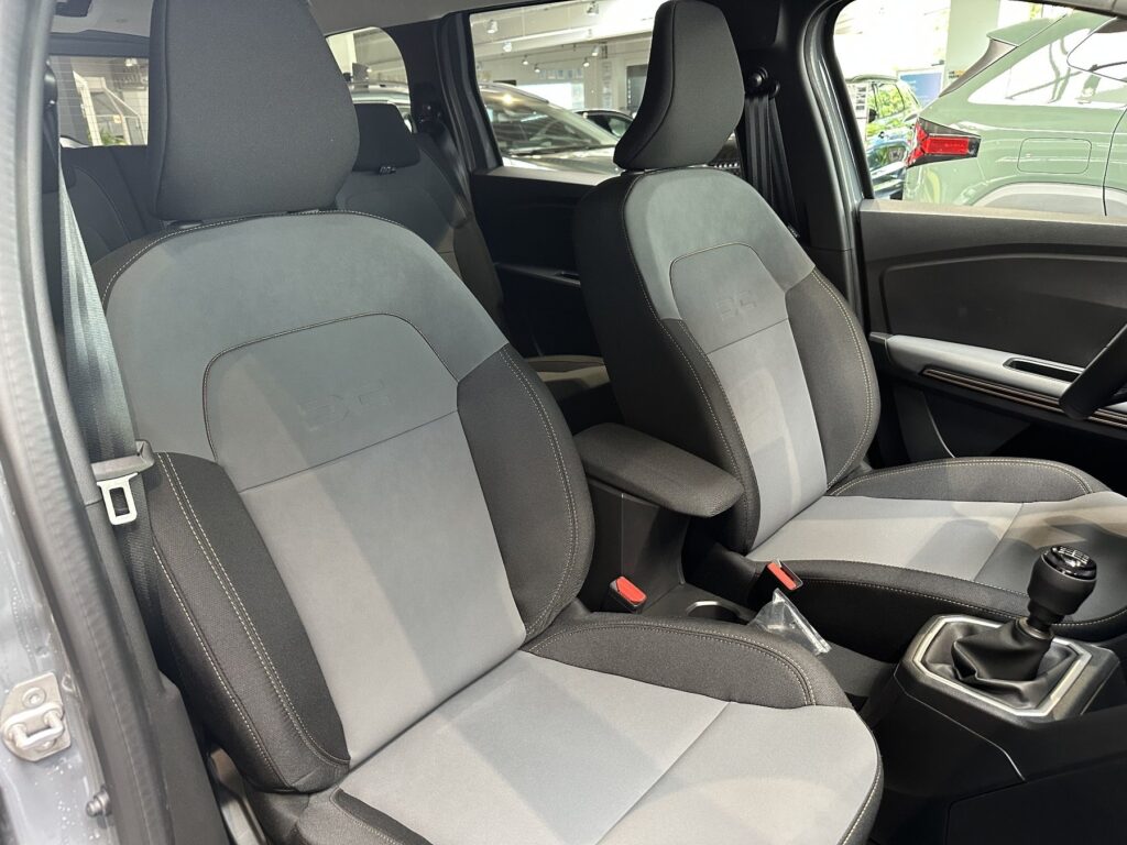Dacia Jogger Exposé-Bild 13