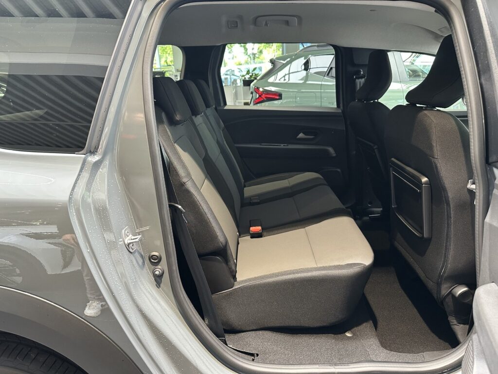 Dacia Jogger Exposé-Bild 15