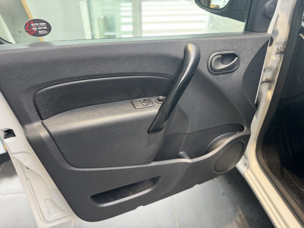 Renault Kangoo Exposé-Bild 18