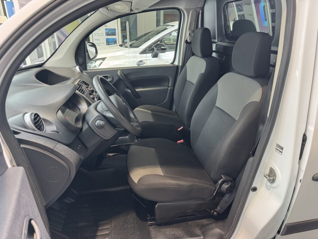 Renault Kangoo Exposé-Bild 20