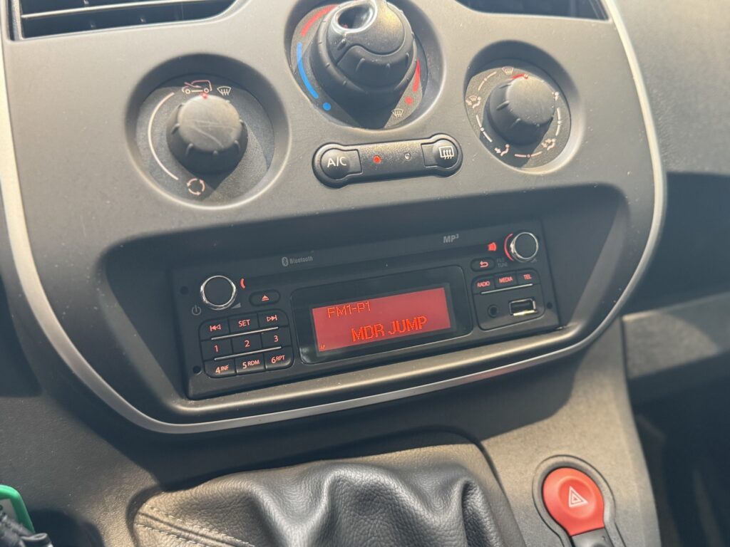 Renault Kangoo Exposé-Bild 34
