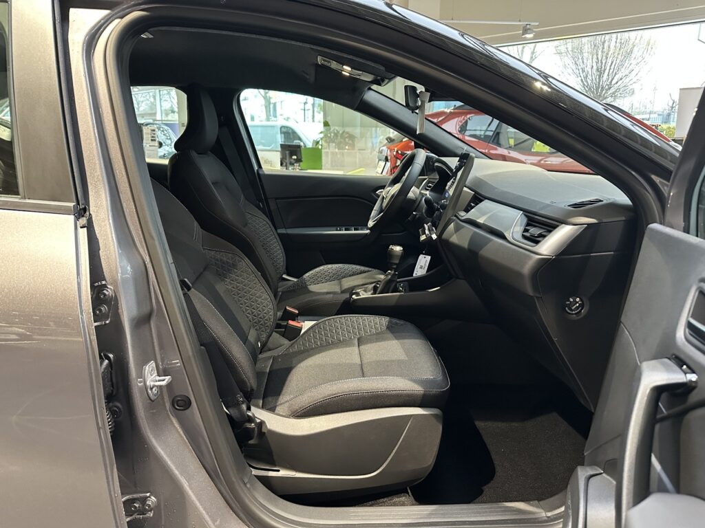 Renault Captur Exposé-Bild 11