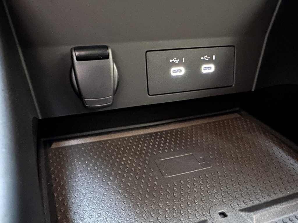 Renault Captur Exposé-Bild 48