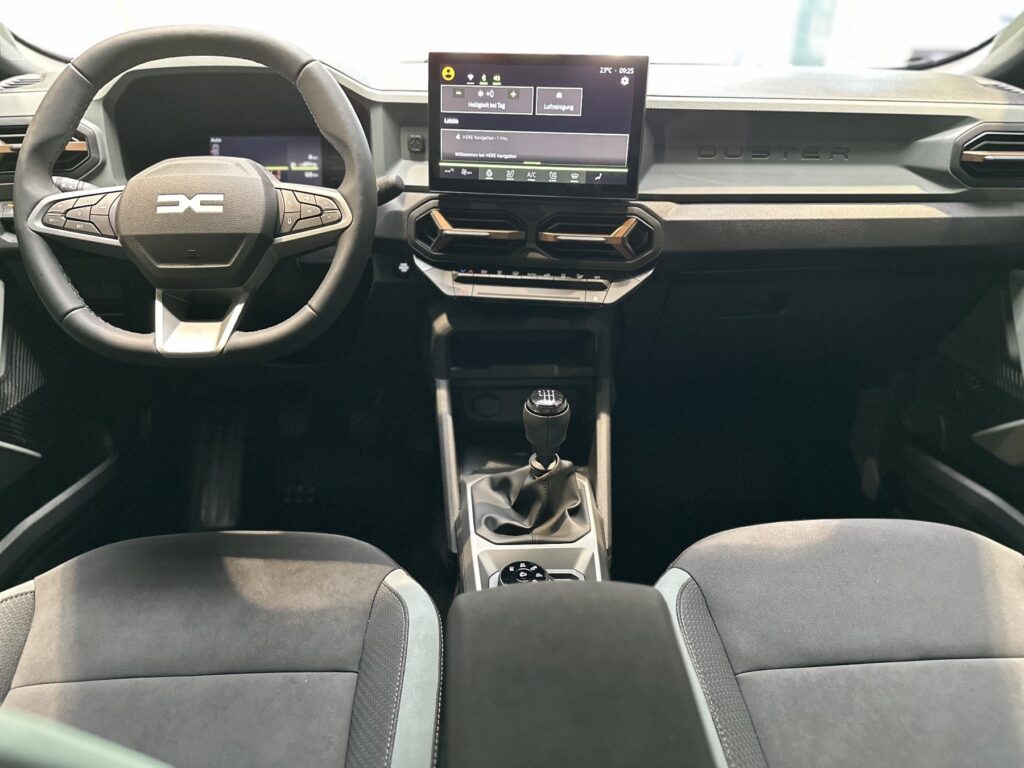 Dacia Duster Exposé-Bild 32