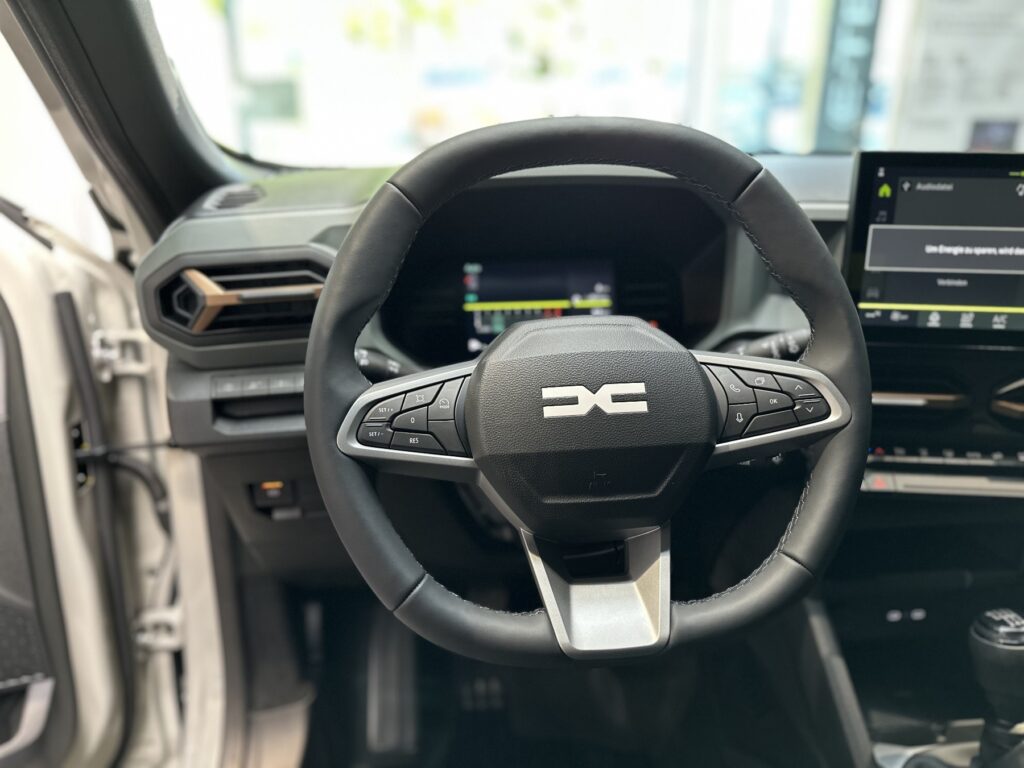 Dacia Duster Exposé-Bild 35