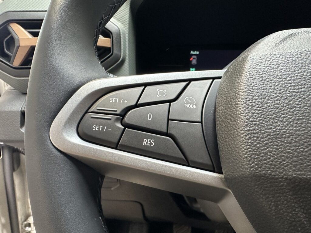 Dacia Duster Exposé-Bild 36