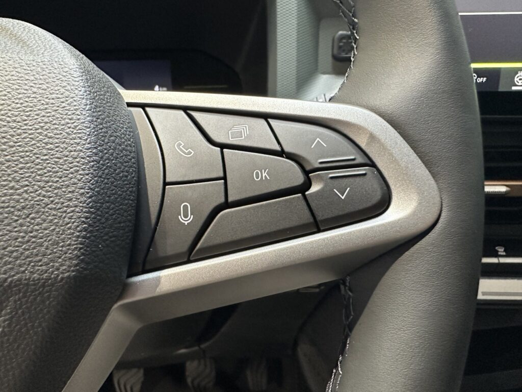 Dacia Duster Exposé-Bild 37