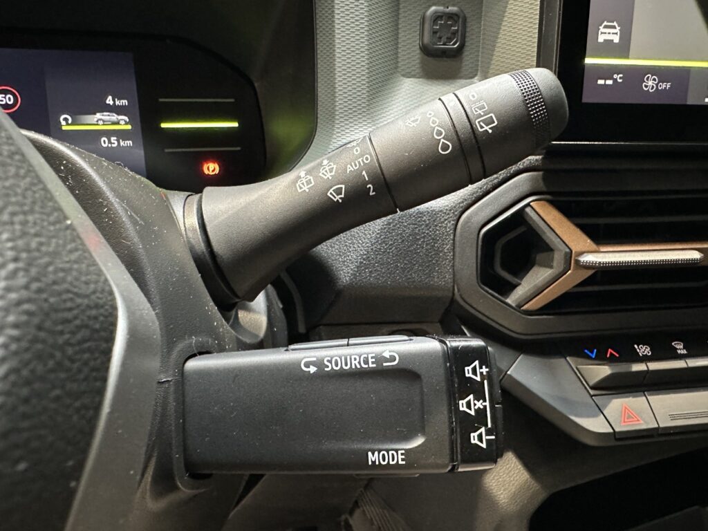 Dacia Duster Exposé-Bild 39