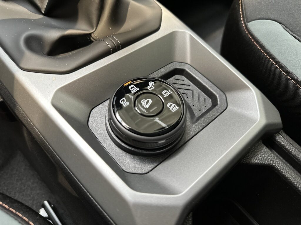 Dacia Duster Exposé-Bild 48