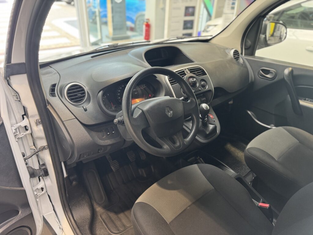 Renault Kangoo Exposé-Bild 19