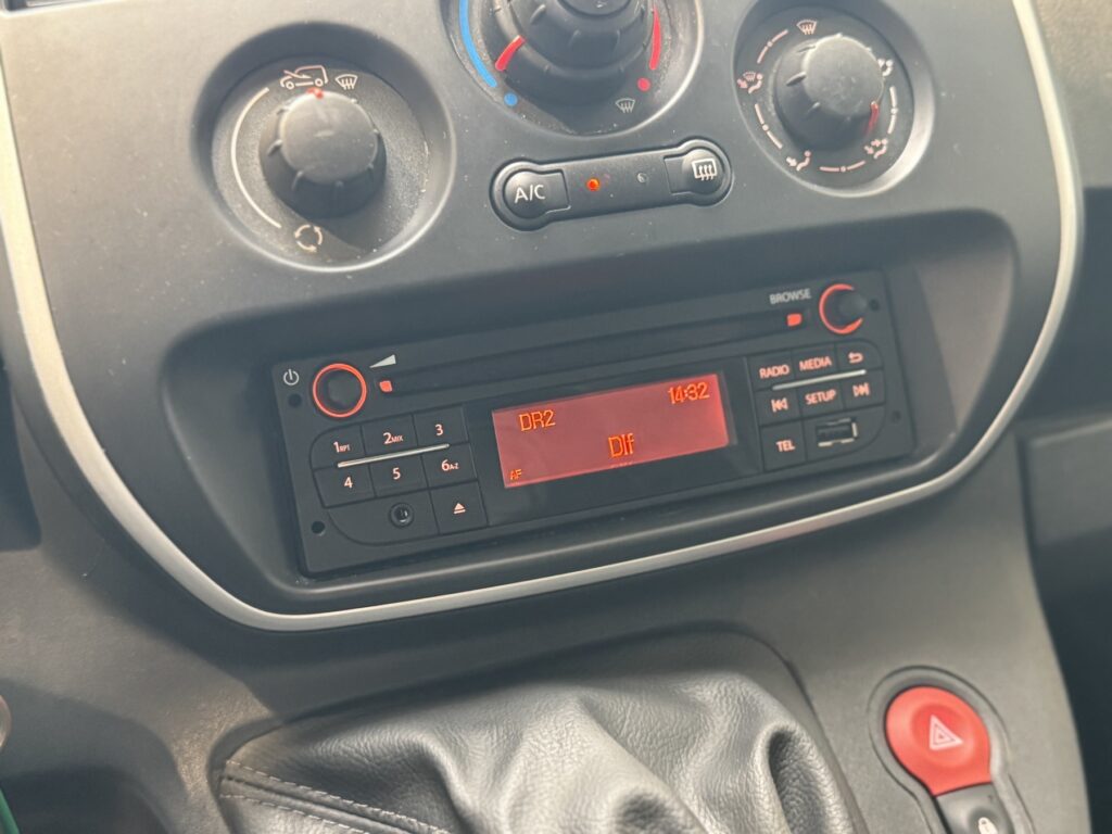 Renault Kangoo Exposé-Bild 31