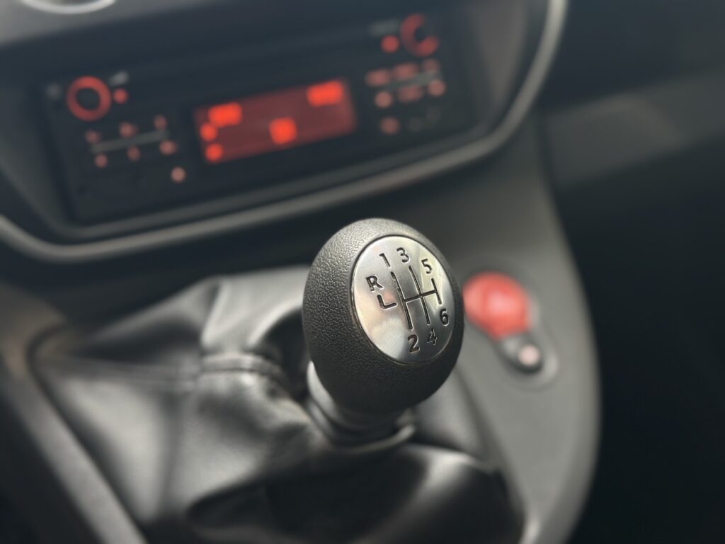 Renault Kangoo Exposé-Bild 32