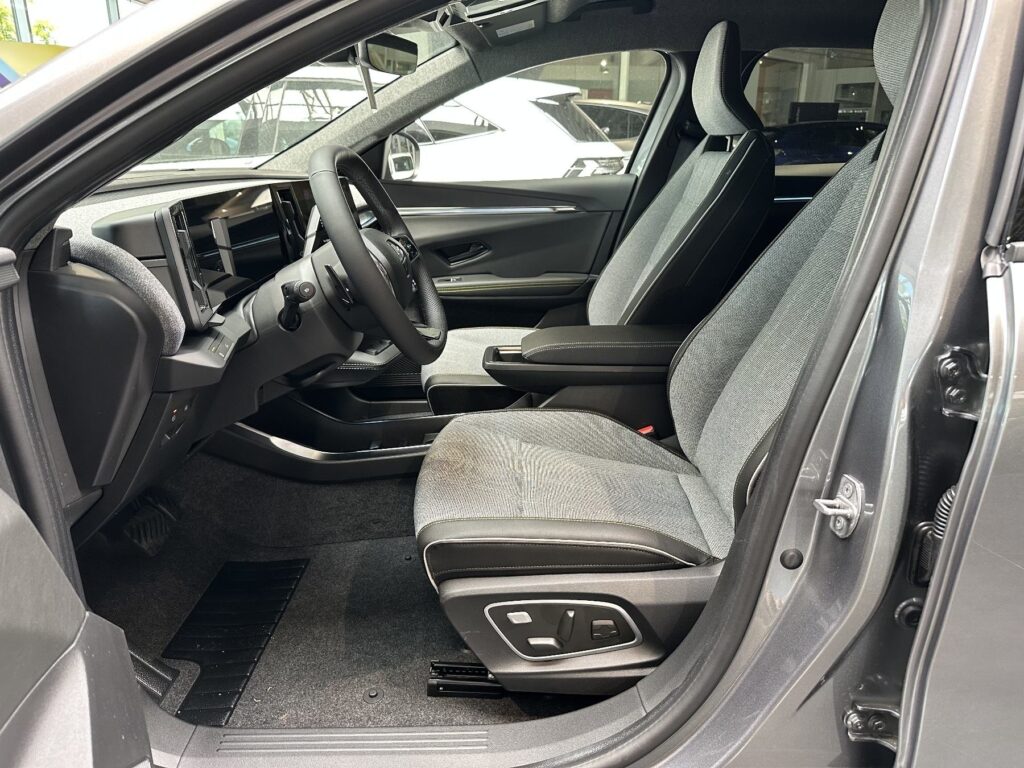 Renault Scenic E-TECH Exposé-Bild 30