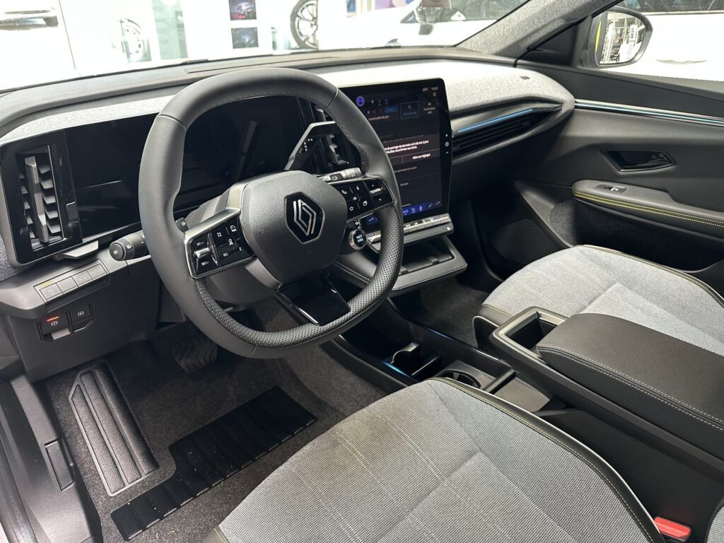 Renault Scenic E-TECH Exposé-Bild 34