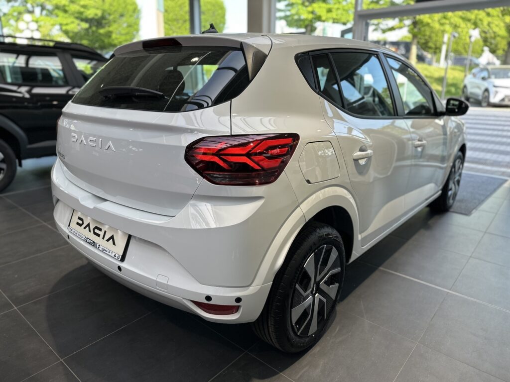 Dacia Sandero Exposé-Bild 19