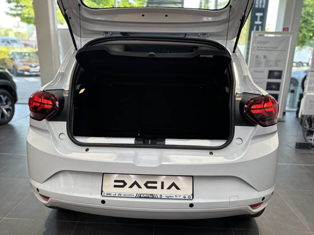 Dacia Sandero Exposé-Bild 21