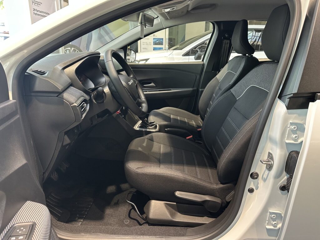 Dacia Sandero Exposé-Bild 29