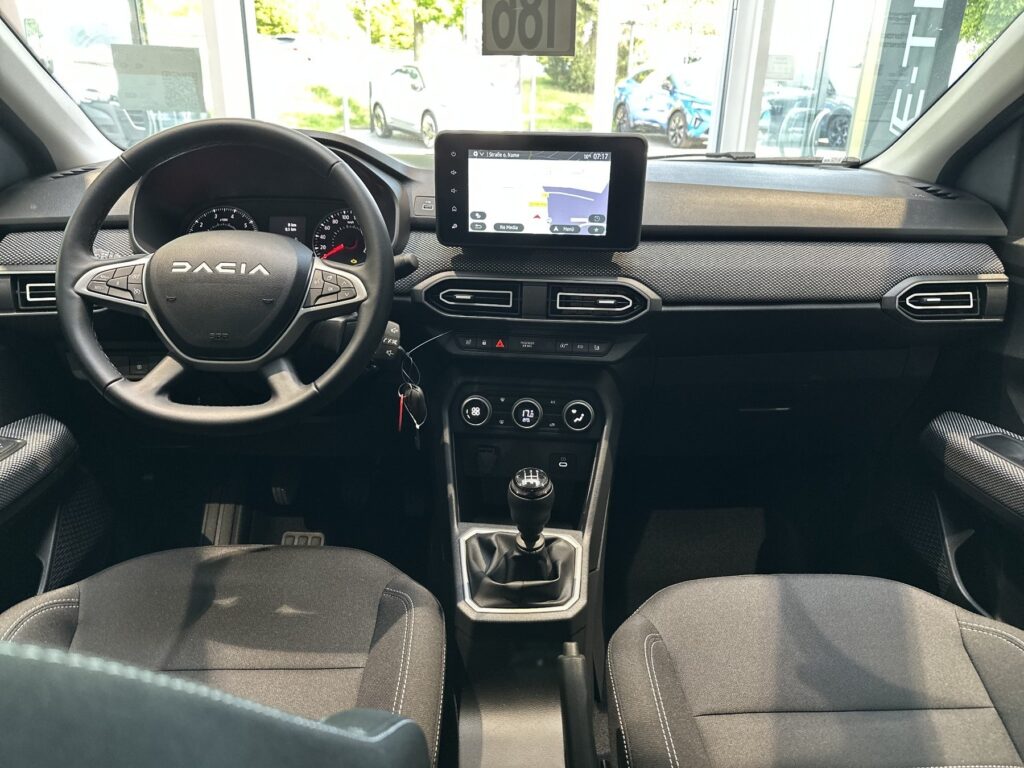Dacia Sandero Exposé-Bild 32