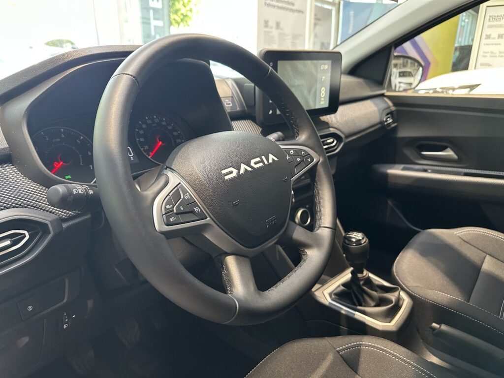 Dacia Sandero Exposé-Bild 34
