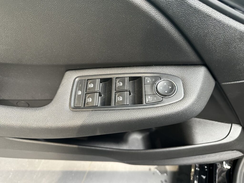 Renault Clio Exposé-Bild 32