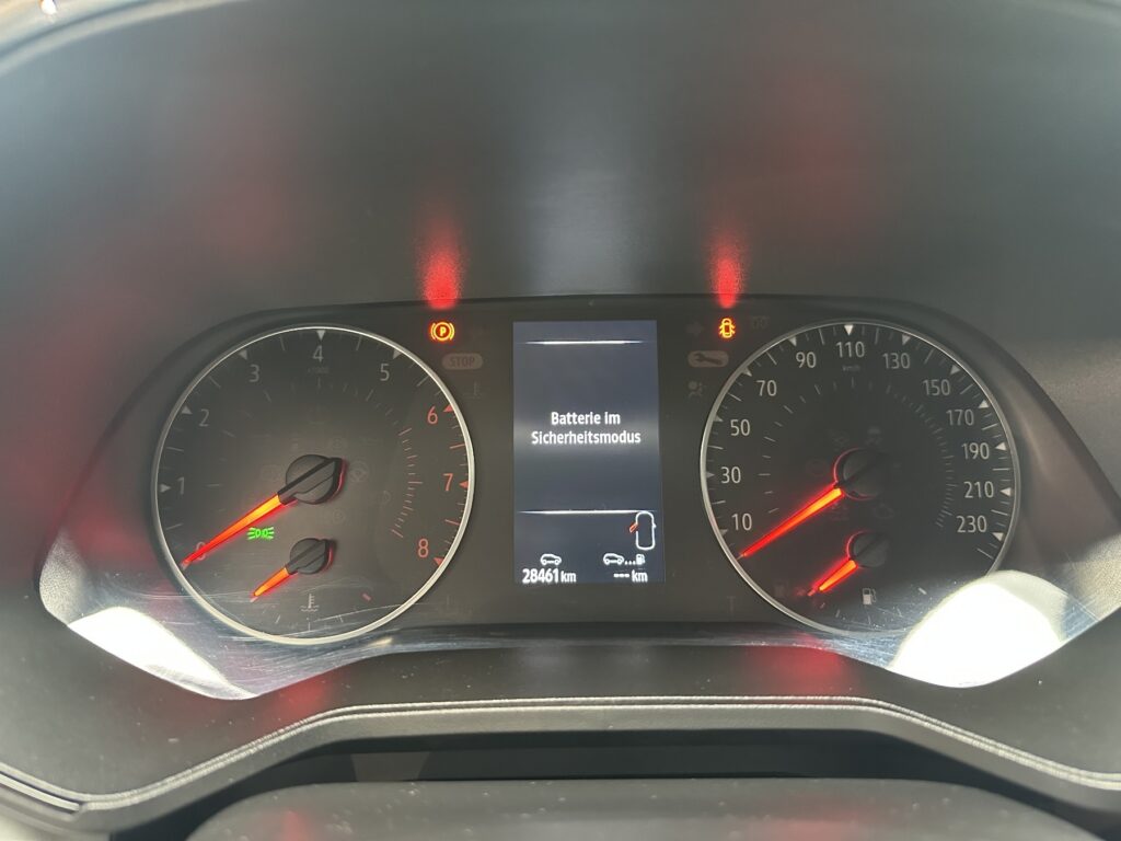 Renault Clio Exposé-Bild 36