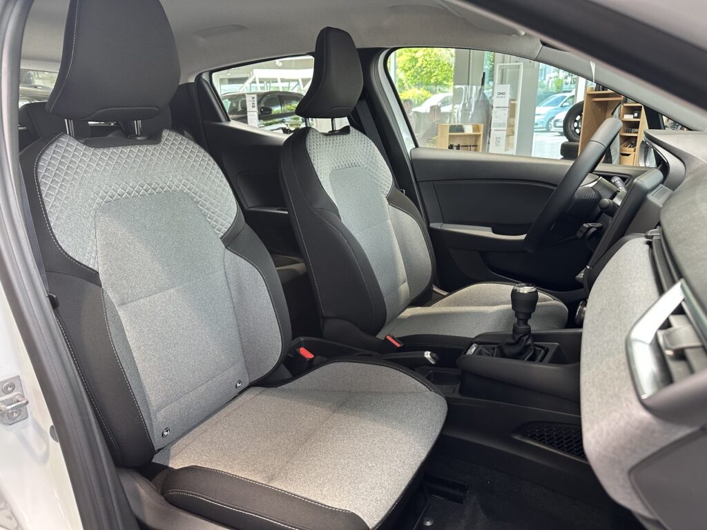 Renault Clio Exposé-Bild 10