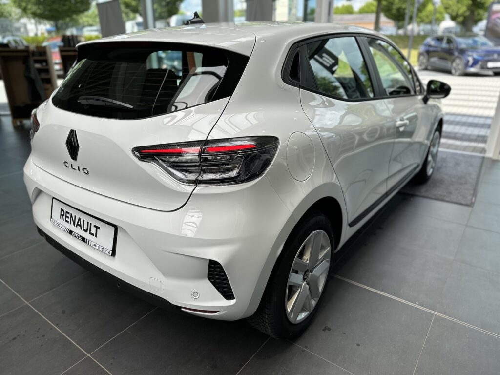 Renault Clio Exposé-Bild 17