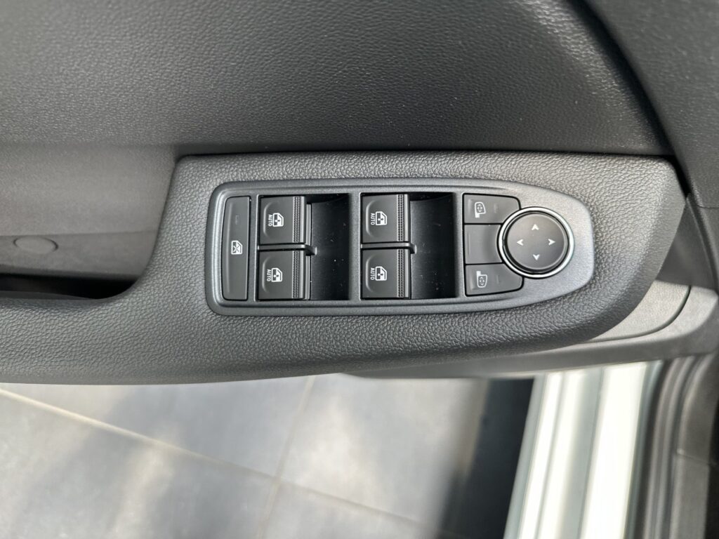 Renault Clio Exposé-Bild 28