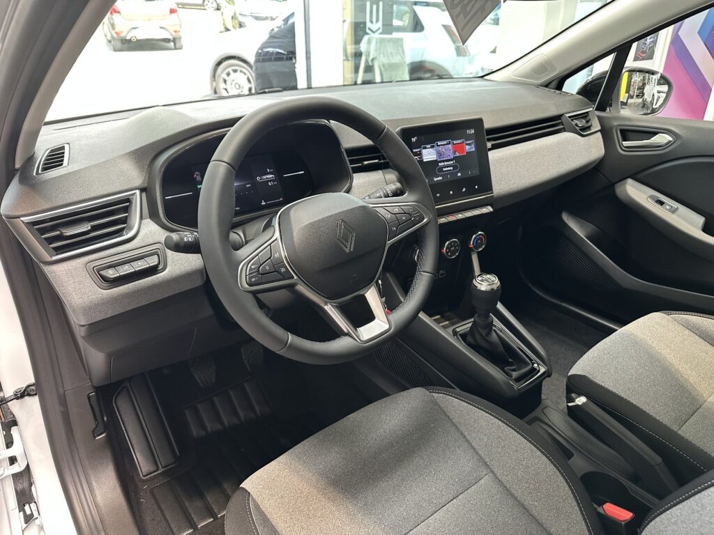 Renault Clio Exposé-Bild 31