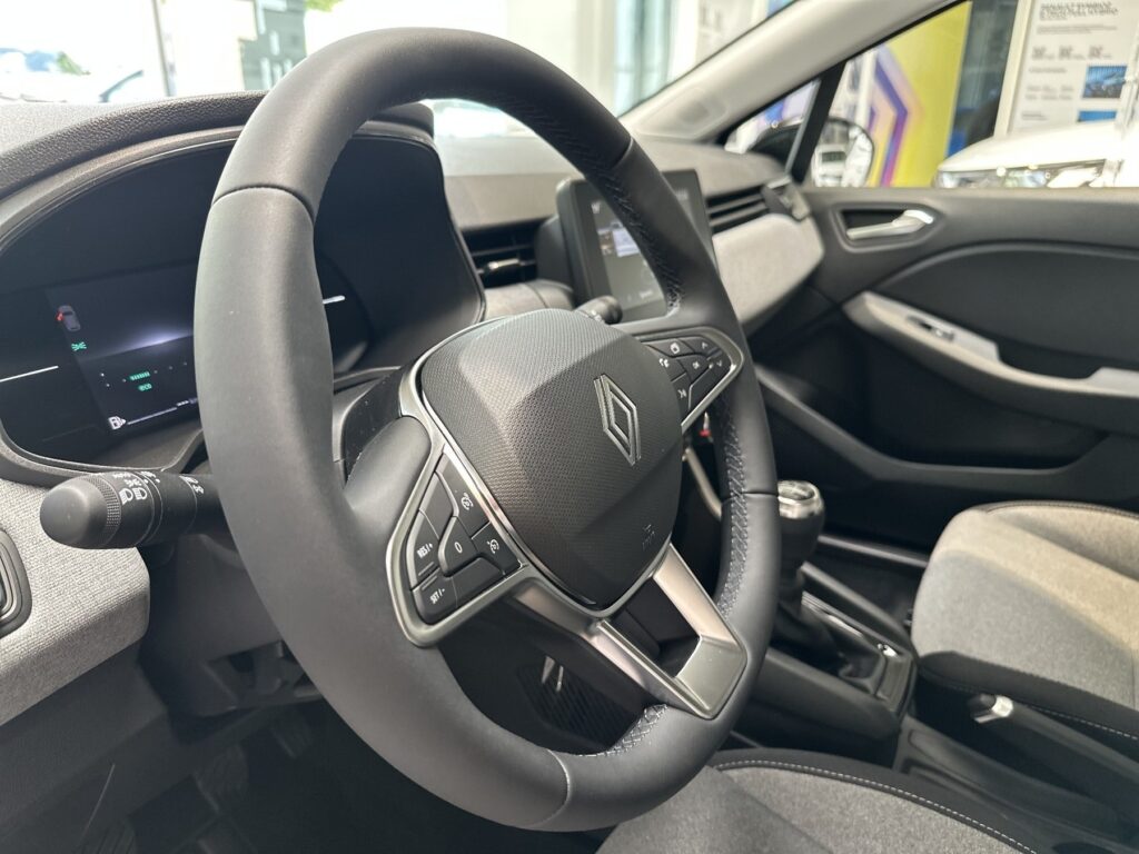 Renault Clio Exposé-Bild 32